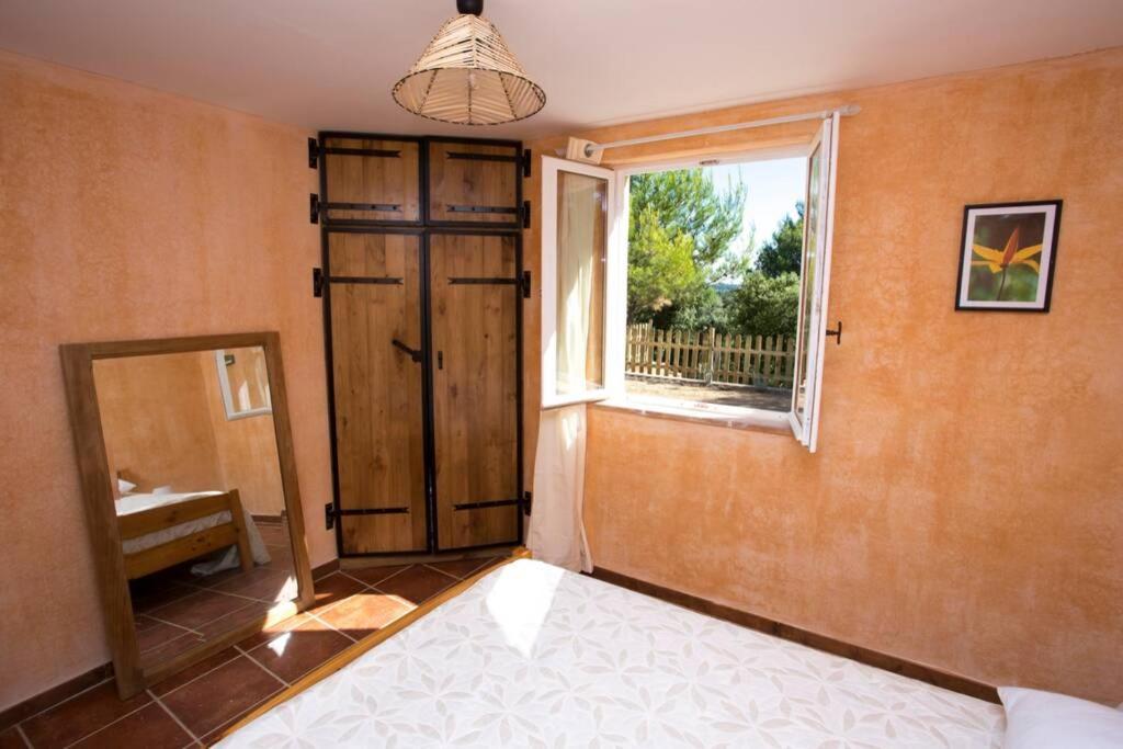 Вилла L'Arbre A Soleil Aigues-Vives  Экстерьер фото