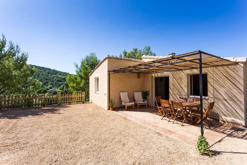 Вилла L'Arbre A Soleil Aigues-Vives  Экстерьер фото