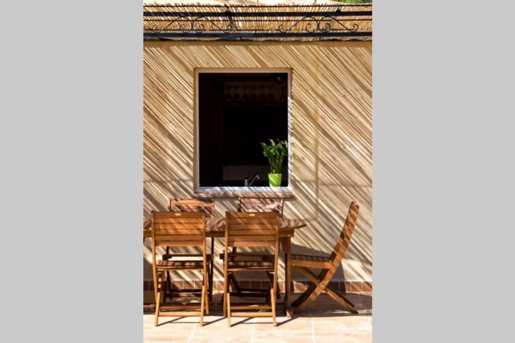 Вилла L'Arbre A Soleil Aigues-Vives  Экстерьер фото
