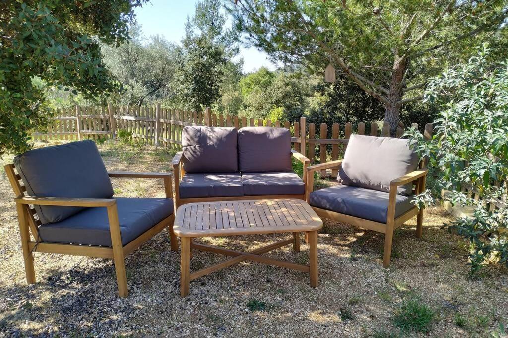 Вилла L'Arbre A Soleil Aigues-Vives  Экстерьер фото