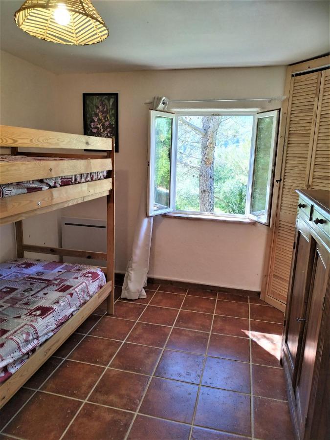 Вилла L'Arbre A Soleil Aigues-Vives  Экстерьер фото